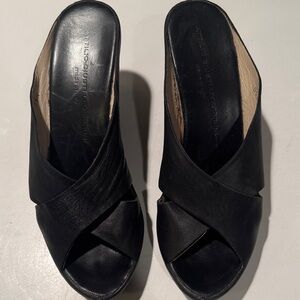 Attilio Giusti Leombruni Black Crisscross Mules